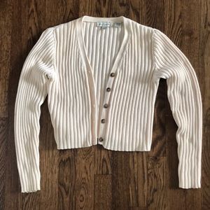 ANN TAYLOR cream cttn crop bttn down v-neck swtr M